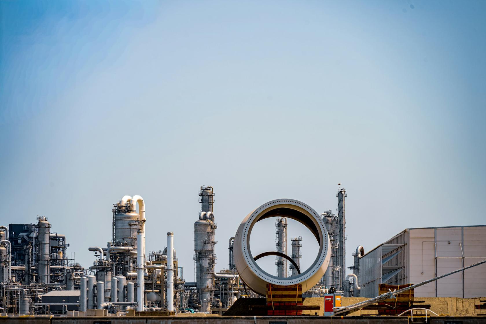 Refinery and petrochemical plant engineering